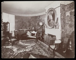 Ein Zimmer im Westmoreland Davis Anwesen in Tuxedo Park, New York, 1899